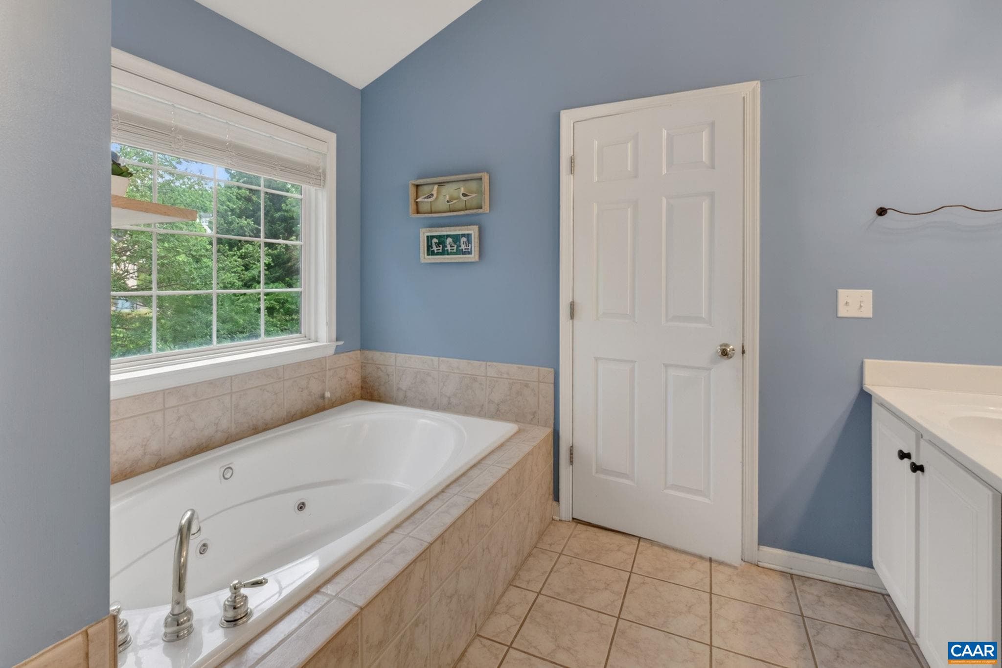 1086 Olympia Dr — photo 6